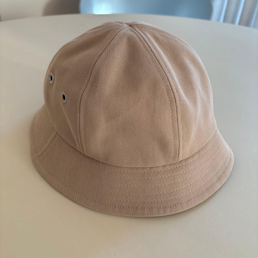 AMI PARIS ロゴプレート バケットハット ベージュ