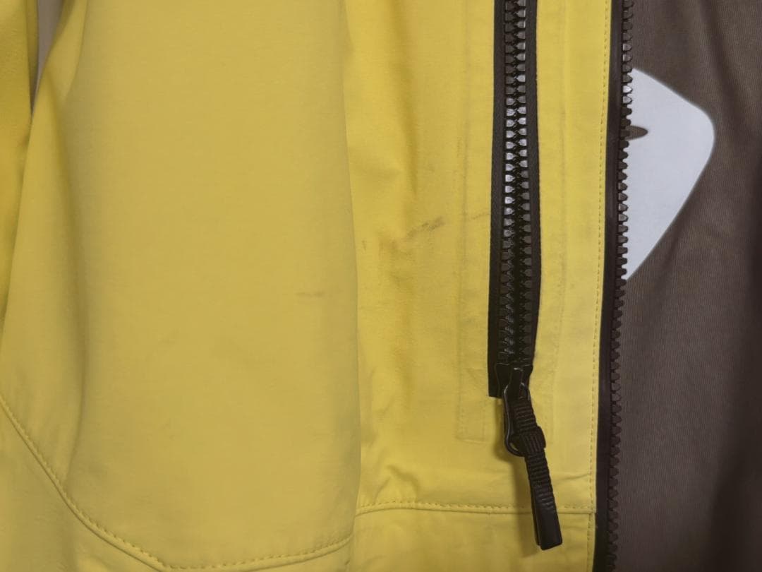 「訳あり」VOLCOM GORE-TEX イエロー スノーボードジャケット M