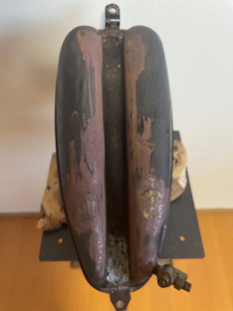 汎用.流線型　ナロータンク　ピーナッツタンク　リブ　付き