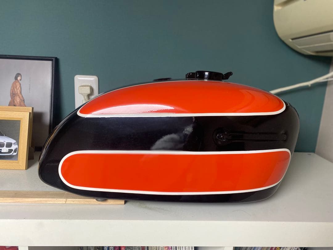 カワサキ　w1sa純正タンク