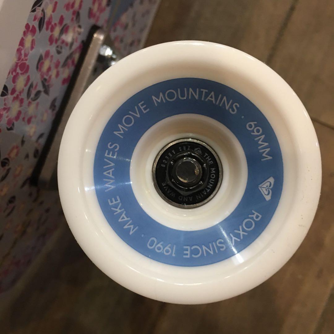 ロキシーサーフスケート超キュートでかわいいこれでサーフィンの上達　31インチ