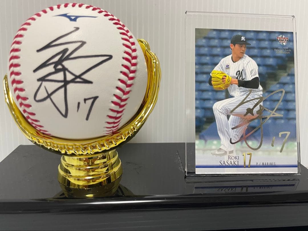 希少　 佐々木朗希 直筆サインNPB公式球＆BBM銀箔サインカード