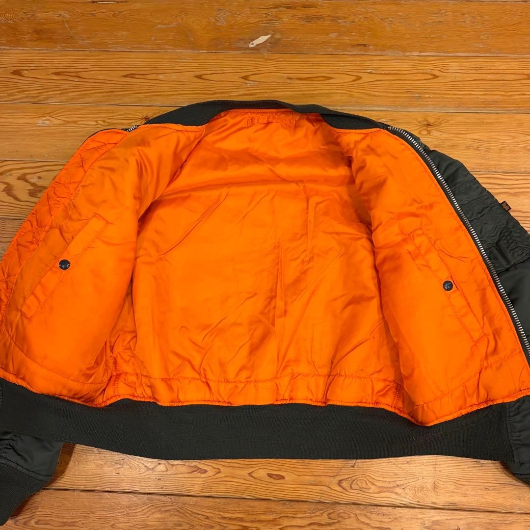 ALPHA INDUSTRIES アルファ インダストリーズ　MA-1 カーキ