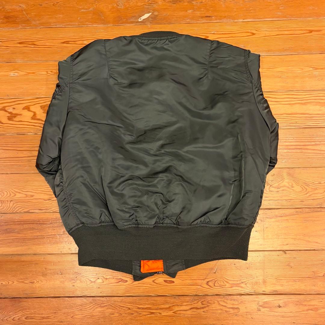 ALPHA INDUSTRIES アルファ インダストリーズ　MA-1 カーキ