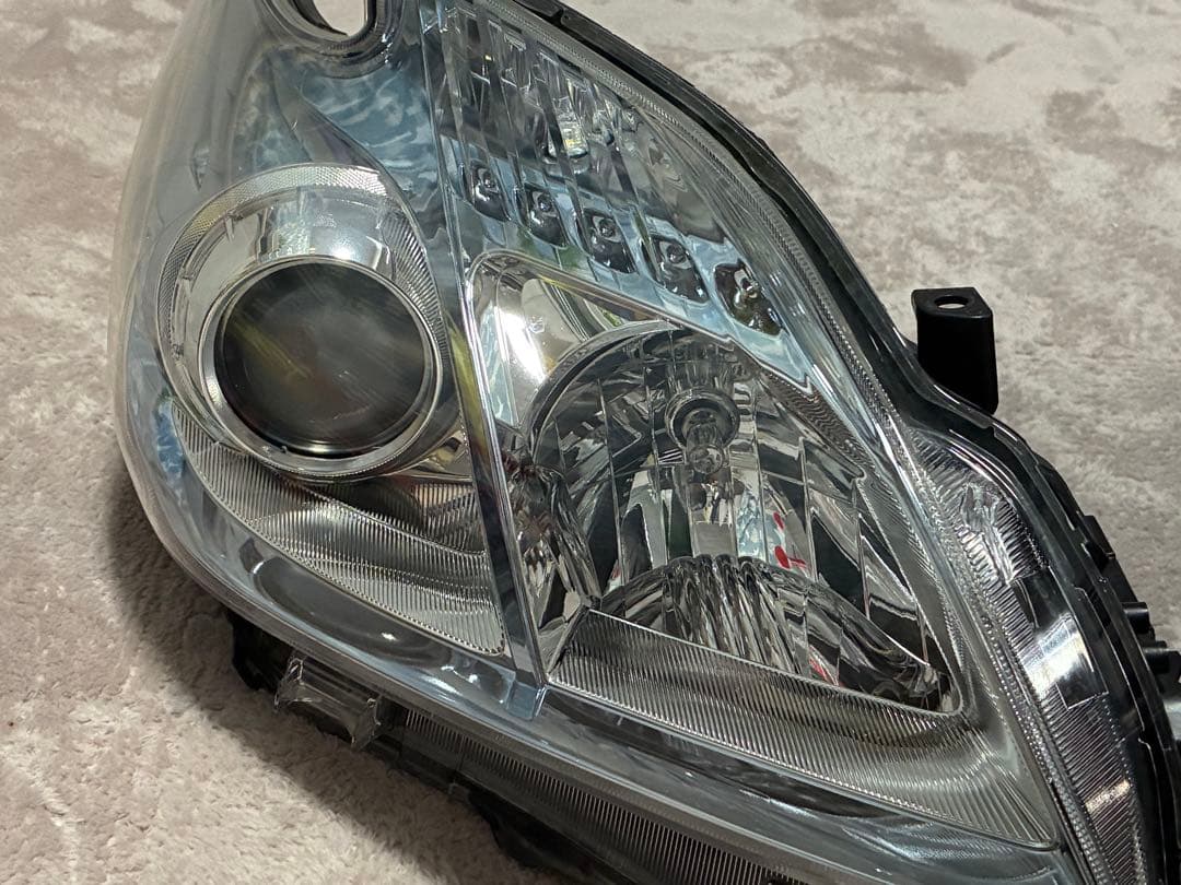 【美品】30プリウス前期　純正左右ハロゲンヘッドライト