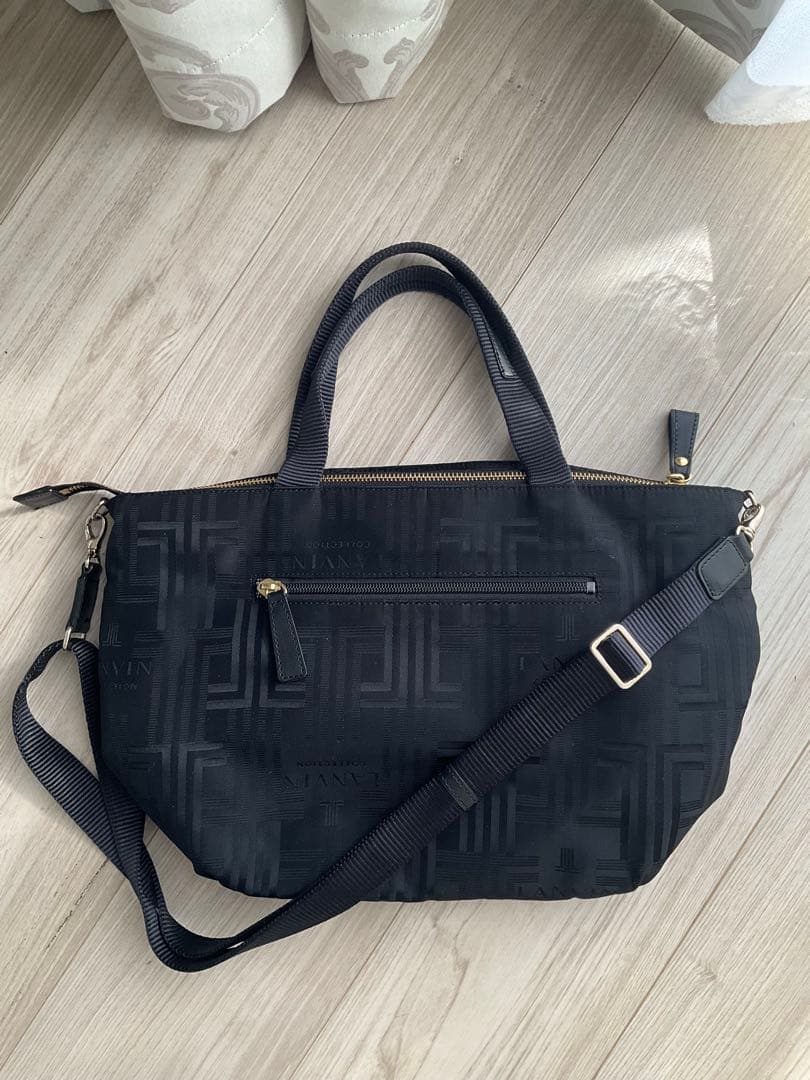 ランバンオンブルー