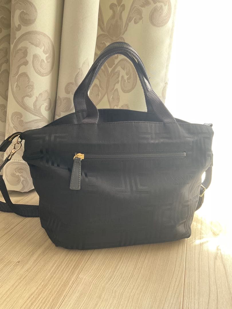 ランバンオンブルー