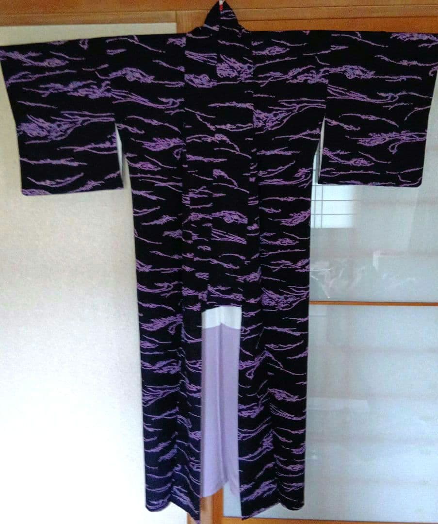 ☆専用です　美品　上質小紋　友禅作家　千地泰弘 落款　黒と紫　ガード加工　正絹