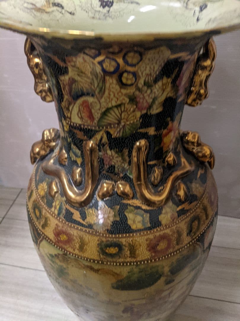 中国美術　色絵　大花瓶　飾り壺　金彩　アンティーク