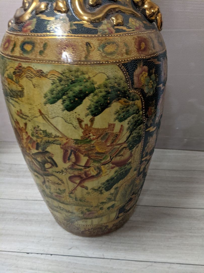 中国美術　色絵　大花瓶　飾り壺　金彩　アンティーク