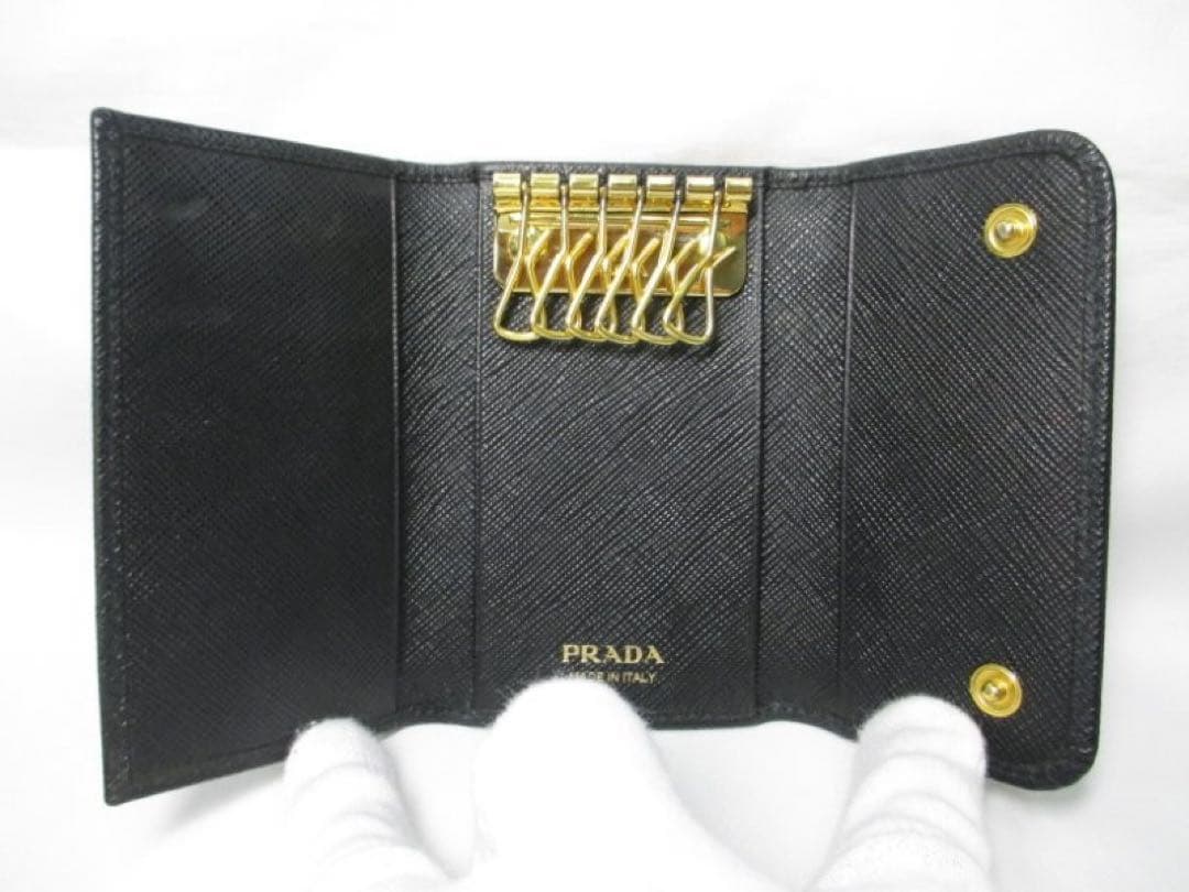 美品 ＰＲＡＤＡ プラダ ６連キーケース 黒 ブラック 中古本物