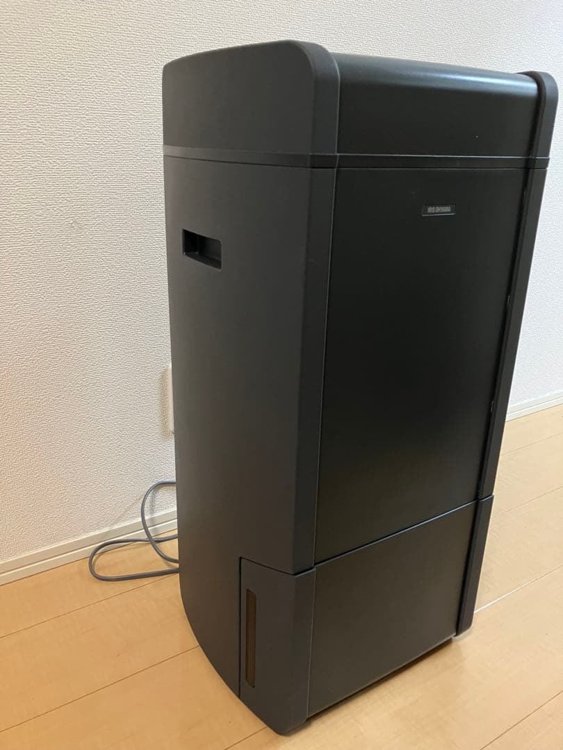 アイリスオーヤマ　除湿機　IJH-L160-H