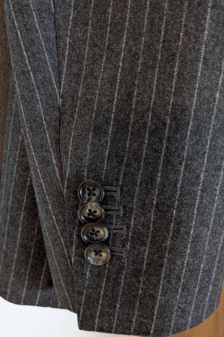 TAGLIATORE 秋冬　グレー ストライプ スーツ　46