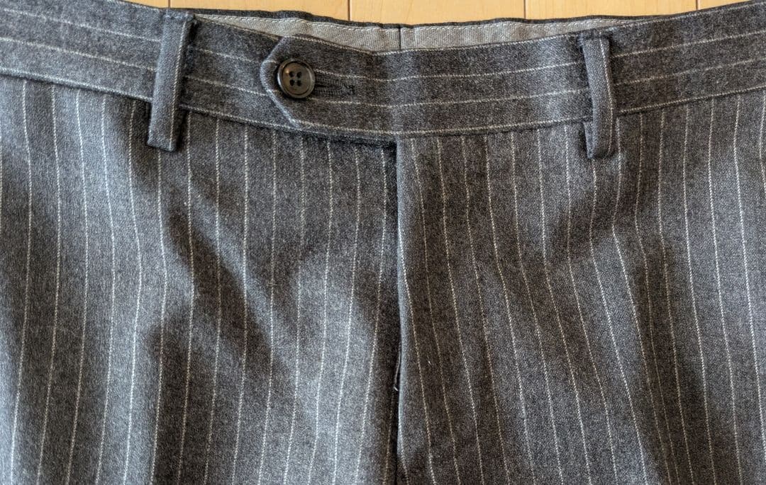 TAGLIATORE 秋冬　グレー ストライプ スーツ　46