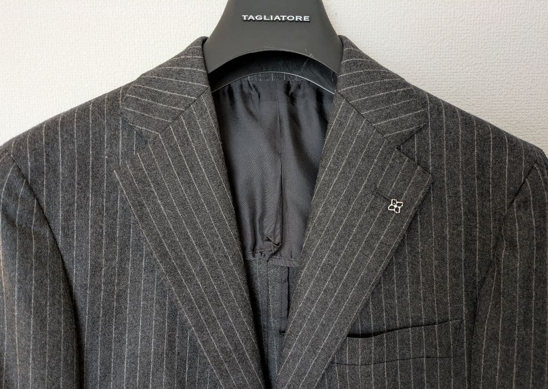 TAGLIATORE 秋冬　グレー ストライプ スーツ　46
