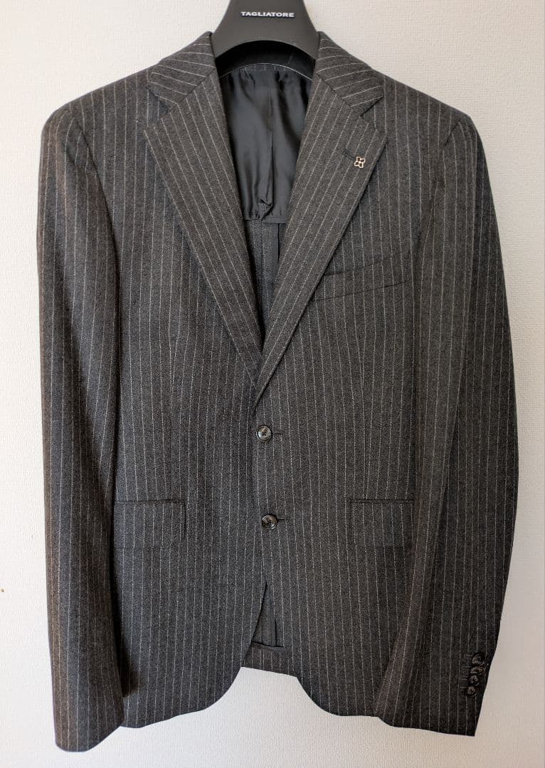 TAGLIATORE 秋冬　グレー ストライプ スーツ　46
