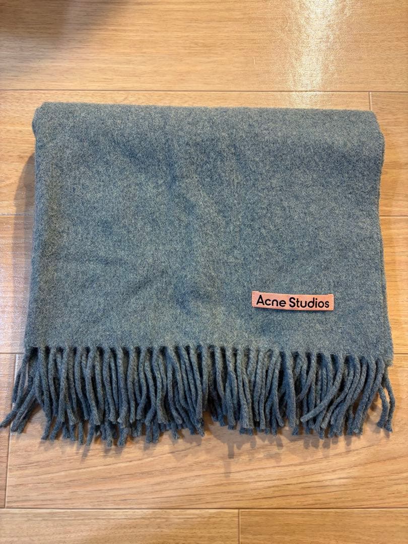 Acne Studios フリンジ付きマフラー グリーン