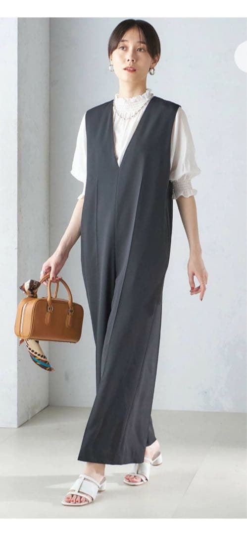 シップス　Vネックオールインワン サロペット　卒業式入学式