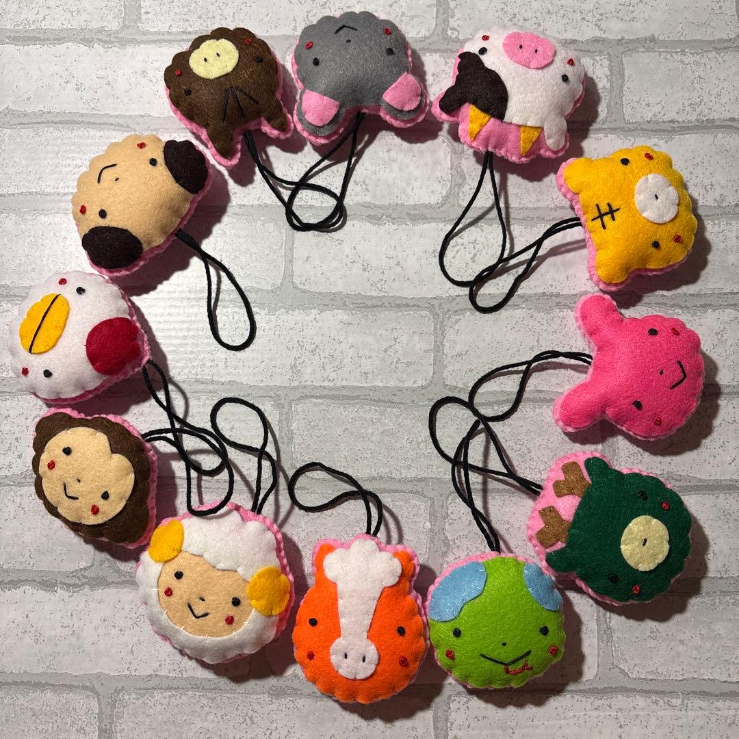 正月　干支リース　フェルトリース　ハンドメイド　壁飾り