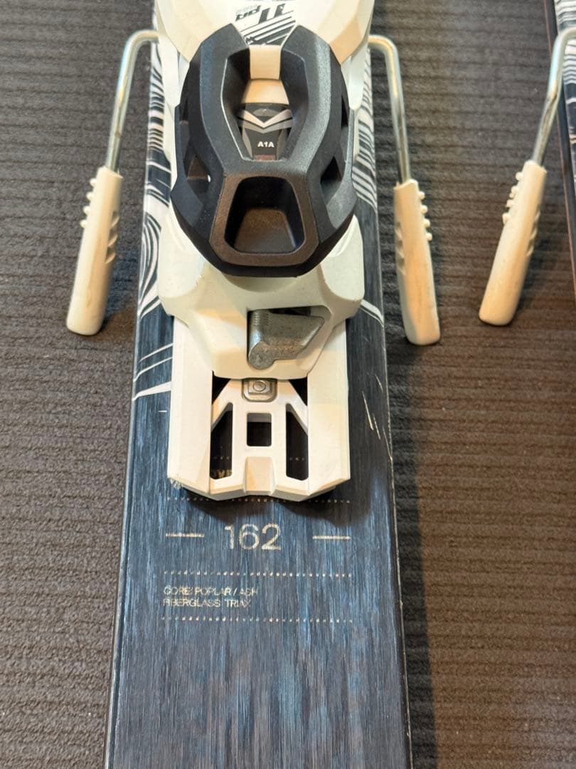 専用　極上品⭐︎MAJESTY スキー板 金具セット162㎝　フルチューン済　￼