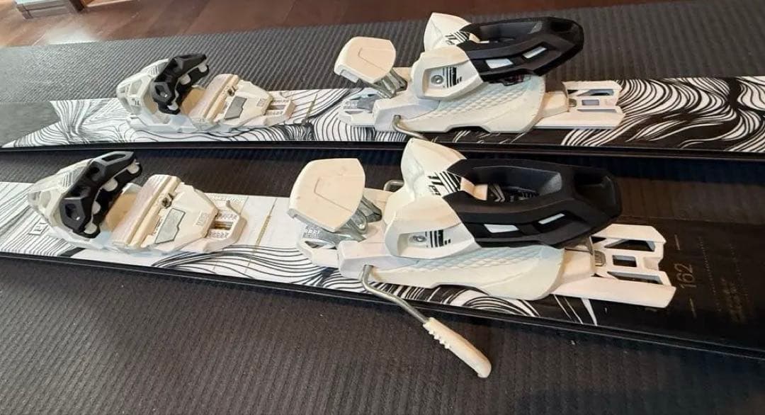 専用　極上品⭐︎MAJESTY スキー板 金具セット162㎝　フルチューン済　￼