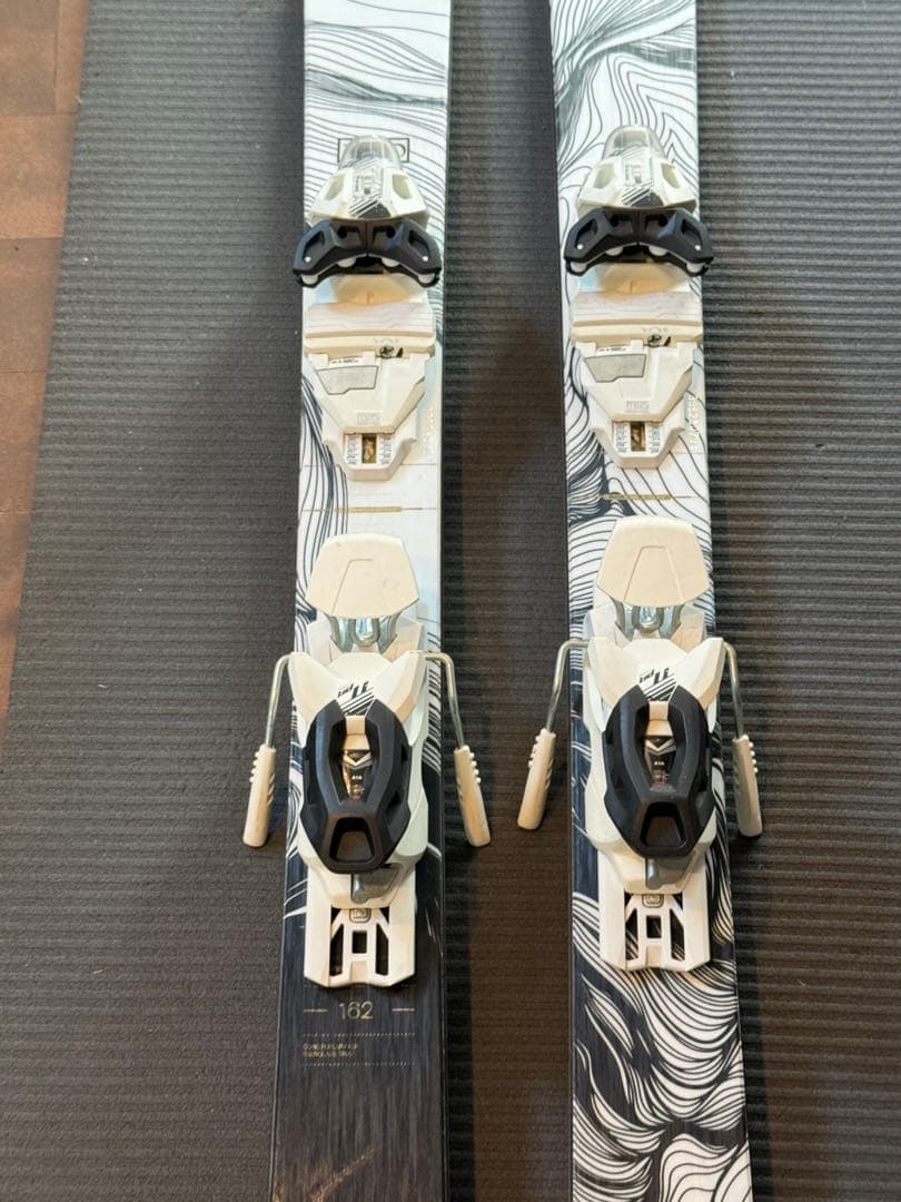 専用　極上品⭐︎MAJESTY スキー板 金具セット162㎝　フルチューン済　￼