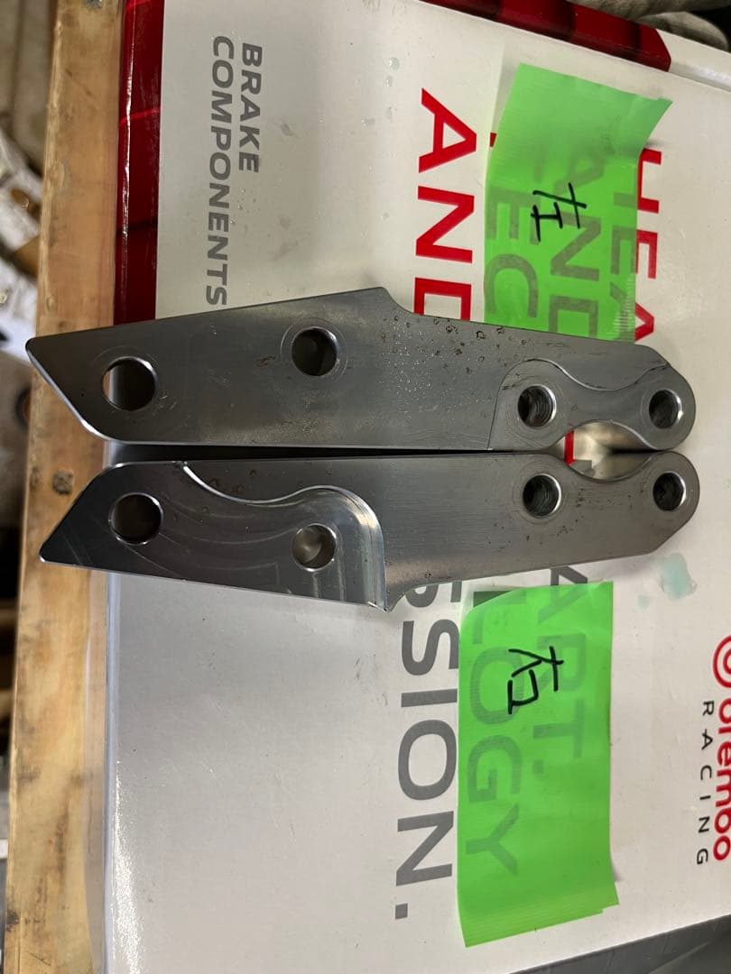 オーリンズ用　キャリパーサポート