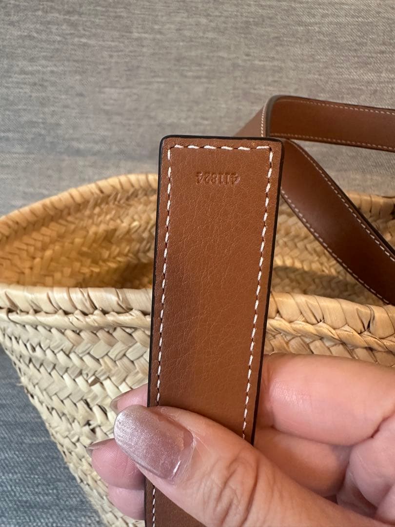 美品　ロエベ　カゴバック　mサイズ