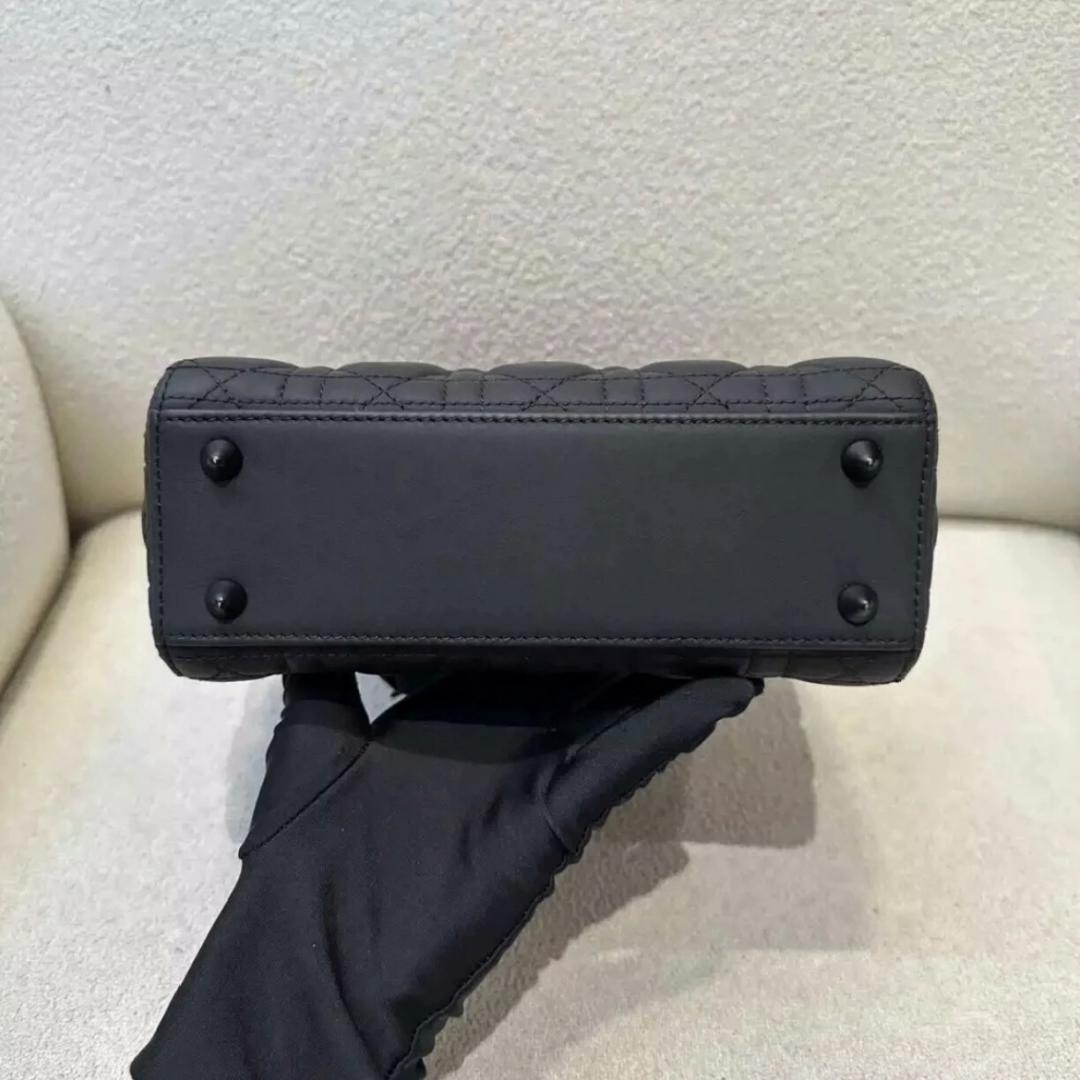 極美品！ブラック　2wayハンドバッグ　レザー　キルティング