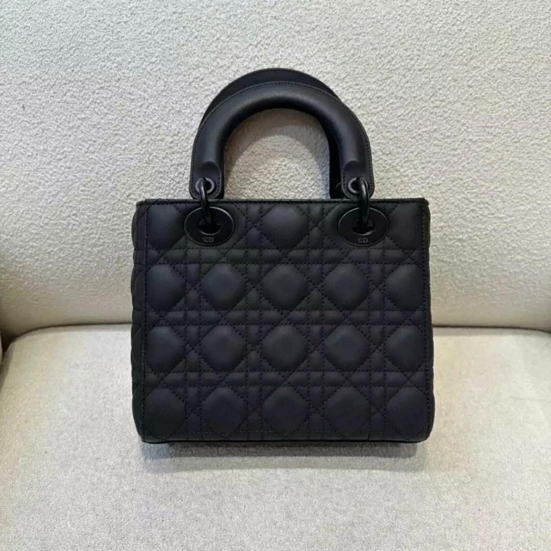 極美品！ブラック　2wayハンドバッグ　レザー　キルティング