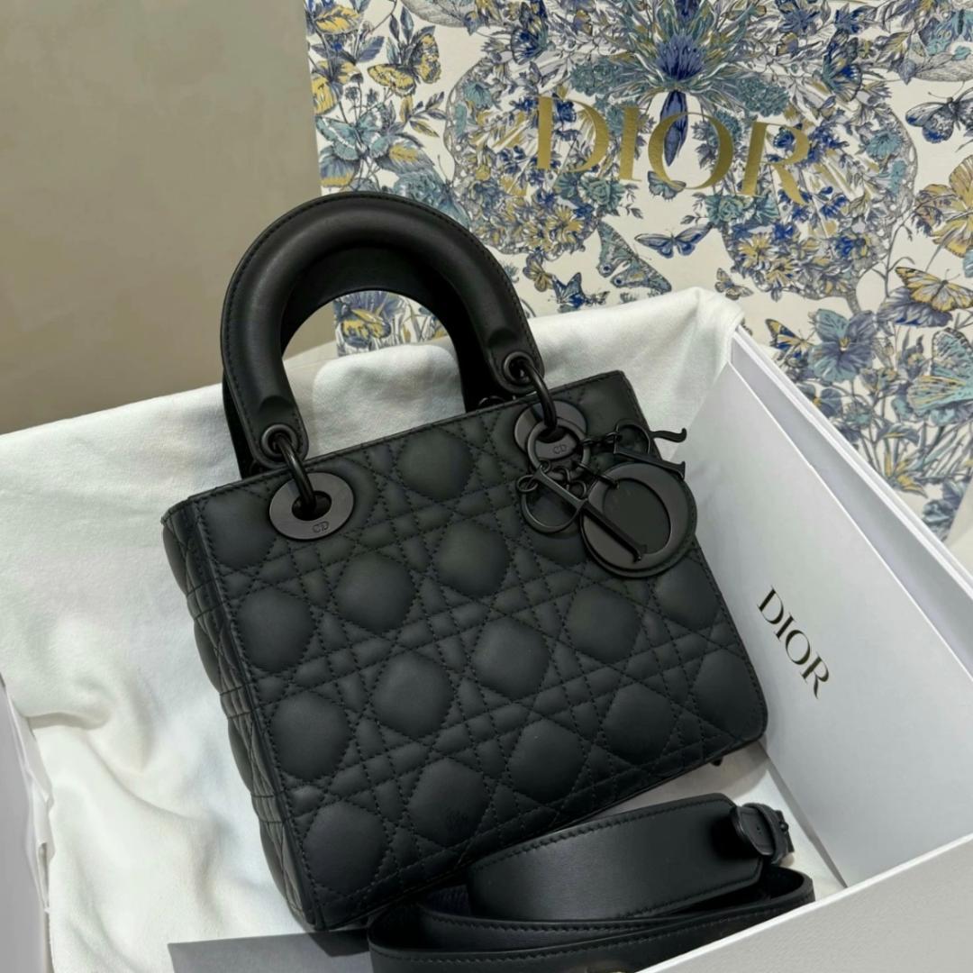 極美品！ブラック　2wayハンドバッグ　レザー　キルティング