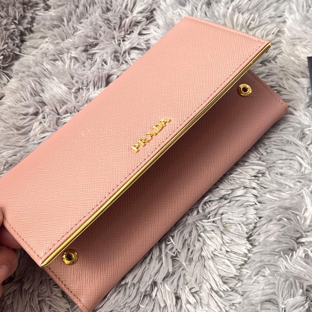 極美品✨PRADA サフィアーノ　メタルバー　ベビーピンク　長財布　レディース