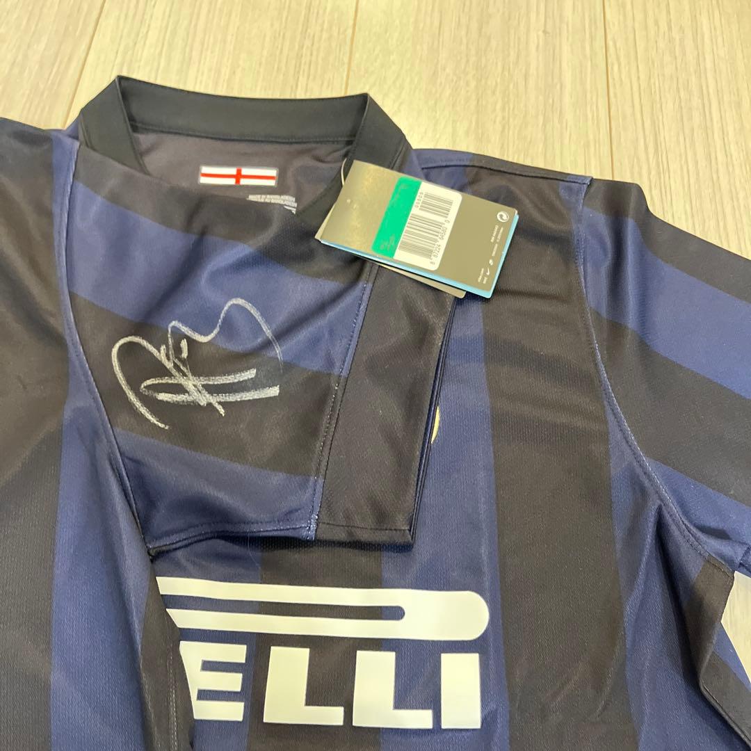 インテルミラノ、選手サイン入りユニフォーム、9月末迄く掲載。