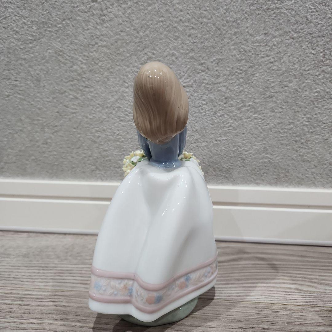 リアドロ　５月の花　陶器人形　フィギュリン