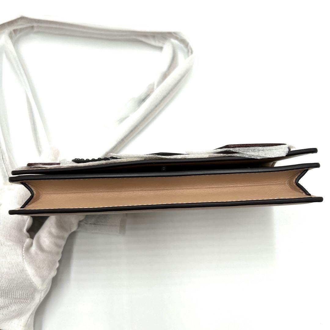 未使用☆ コーチ ショルダーバッグ 財布　ハート型 ピンク