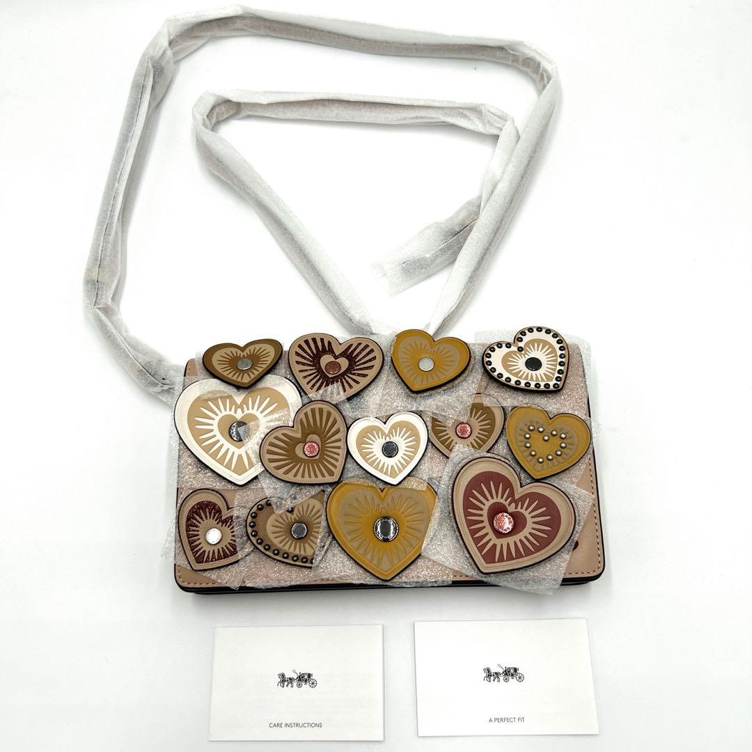 未使用☆ コーチ ショルダーバッグ 財布　ハート型 ピンク