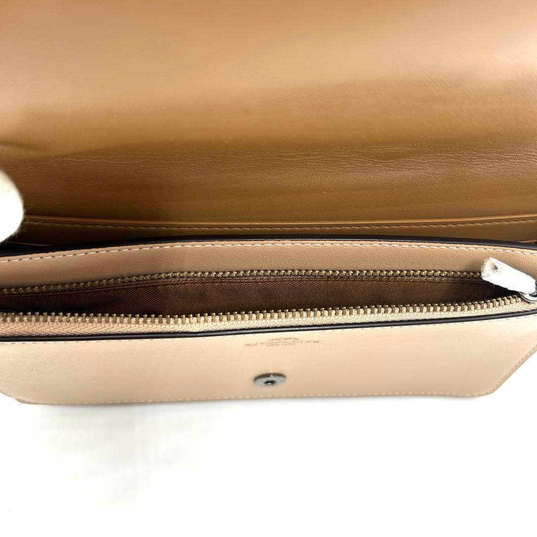 未使用☆ コーチ ショルダーバッグ 財布　ハート型 ピンク