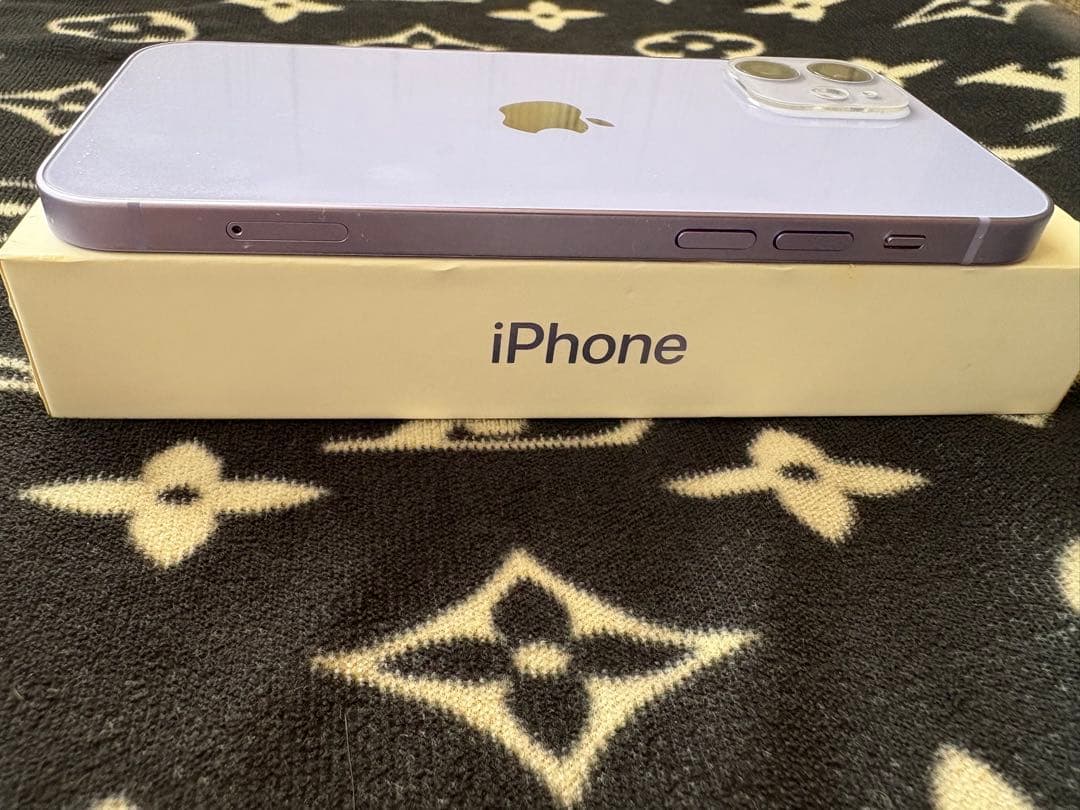 iPhone12 purple 64GB バッテリー最大容量88% はやと