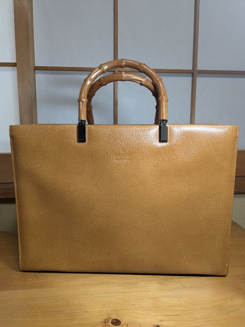 グッチ バンブー ハンドバッグ ビジネス