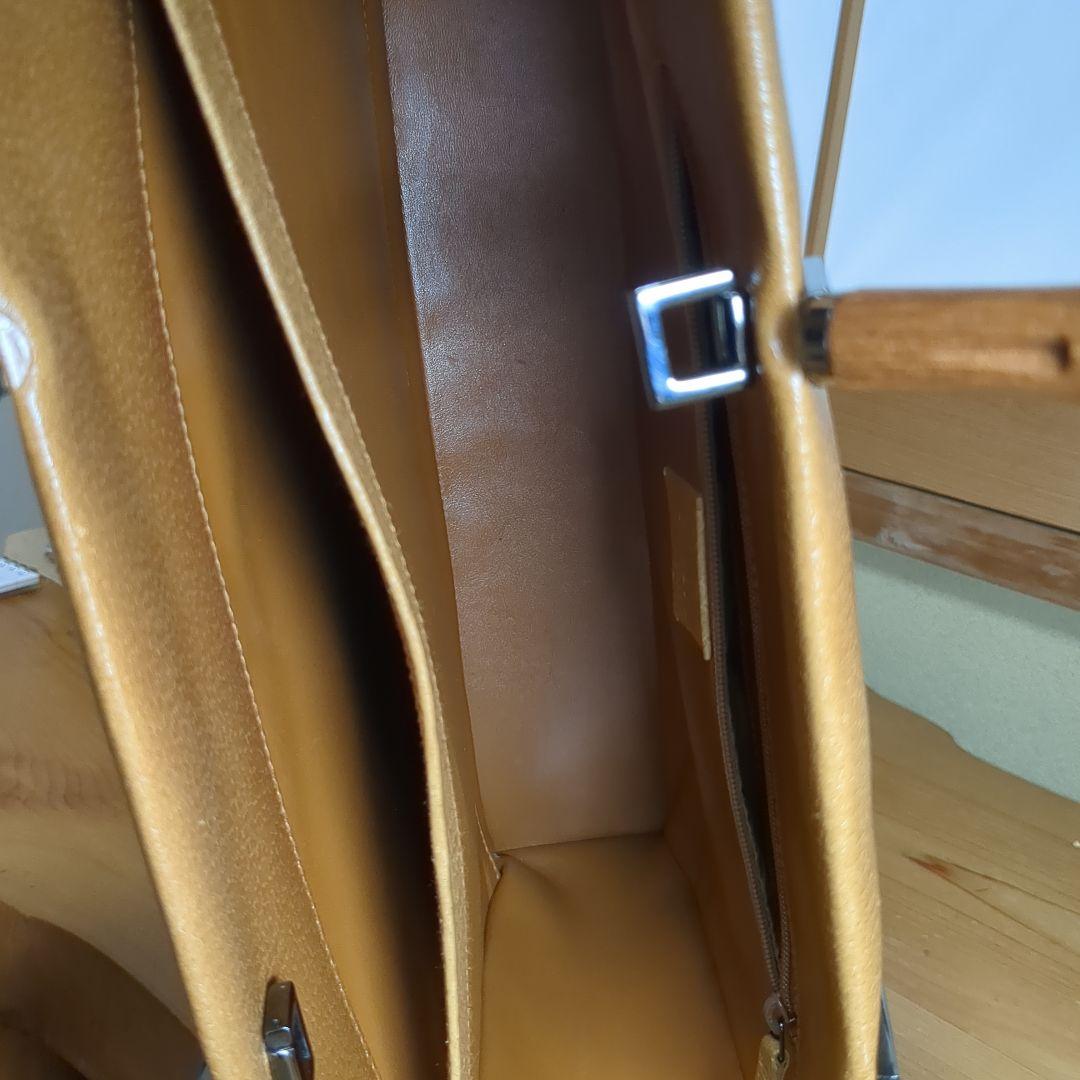 グッチ バンブー ハンドバッグ ビジネス