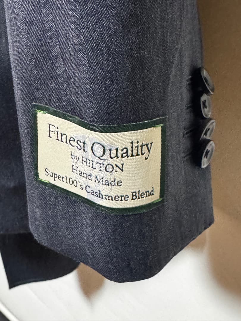 HILTON プレミアムスタイリッシュスーツ A25V4443 A5 新品