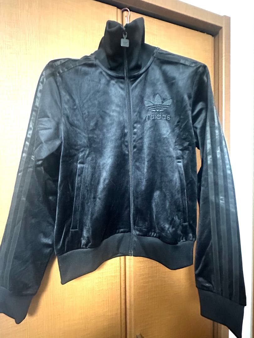 新品タグ付き　ベロア トラックジャケット adidasOriginals