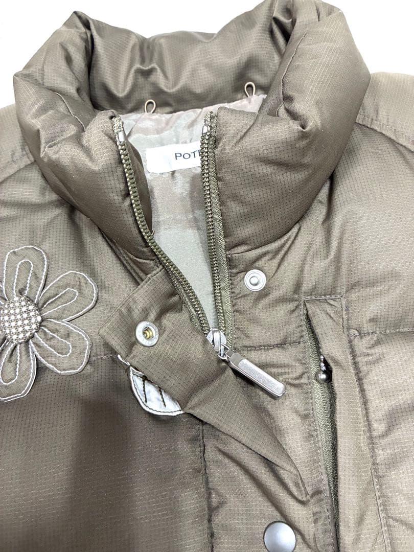 POTECHINO ダウンベスト 花モチーフ付 カーキ ゆったり