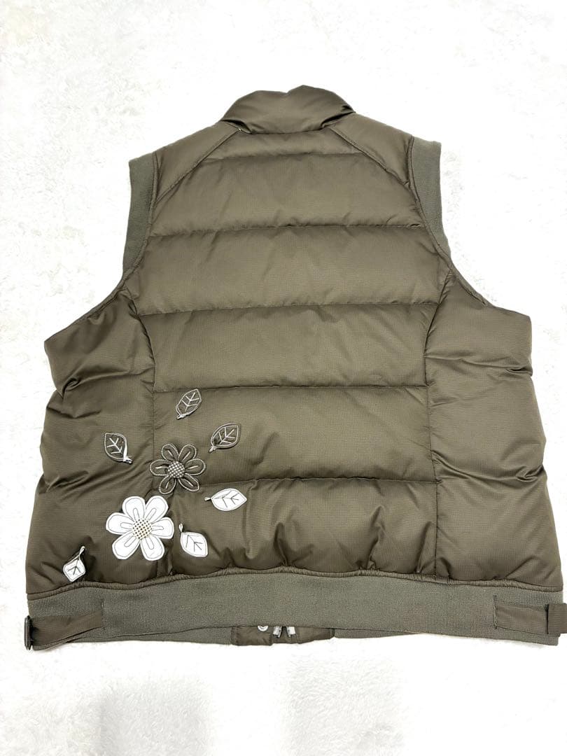 POTECHINO ダウンベスト 花モチーフ付 カーキ ゆったり