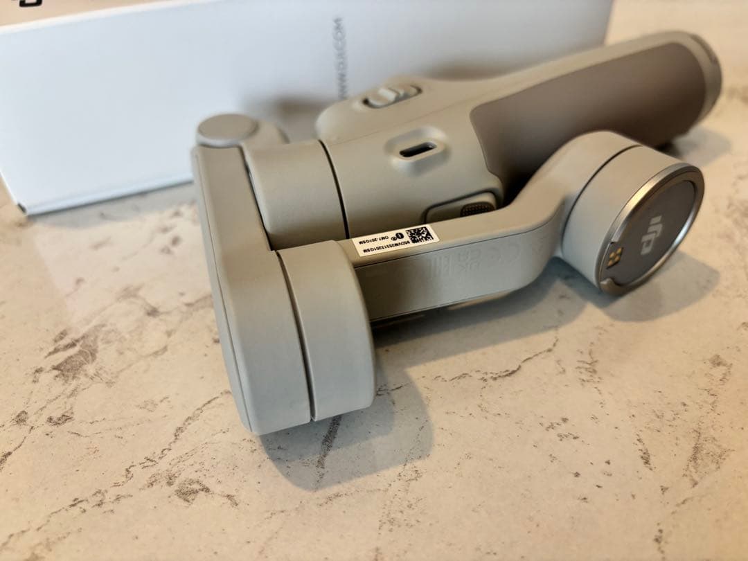 DJI OSMO MOBILE7 ジンバル 3軸スタビライザー