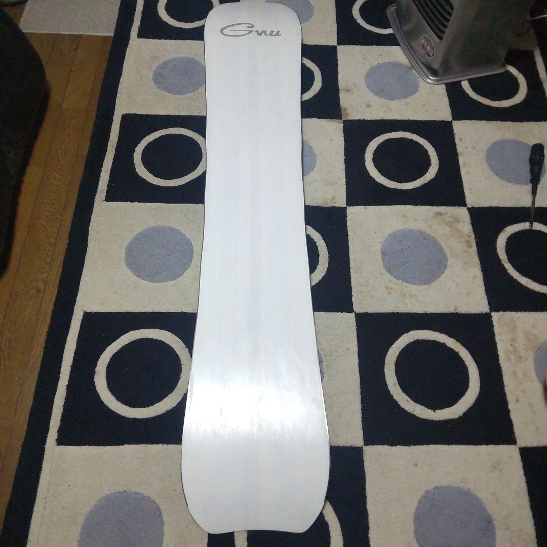GNU Hyper 157cm ホワイトスノーボード