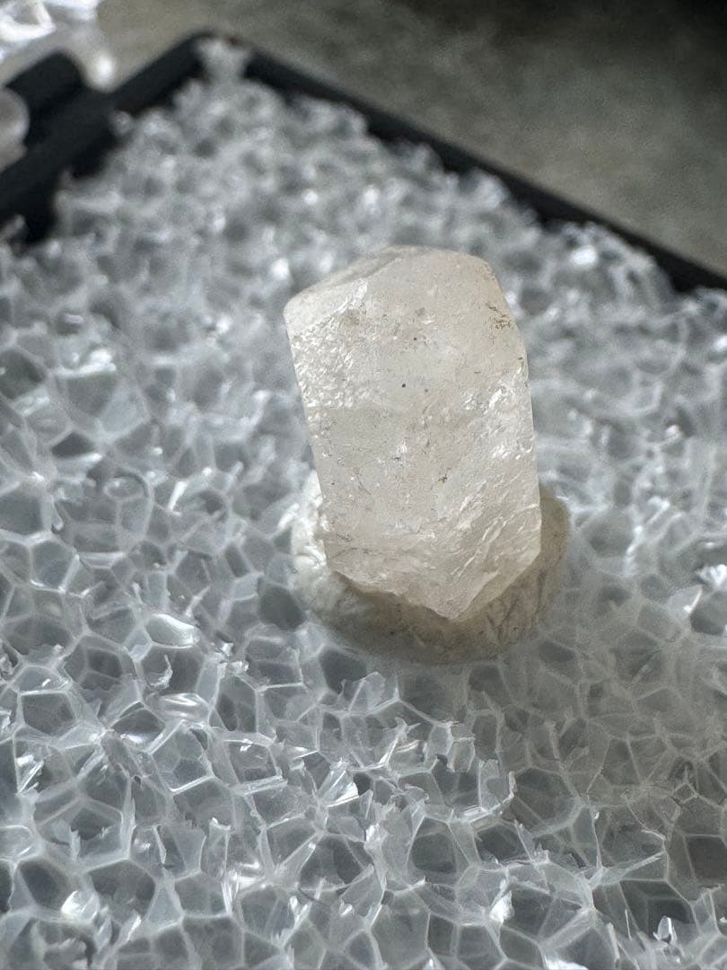 ケース付き　フェナカイト 六角柱　ビルマ　ミャンマー産