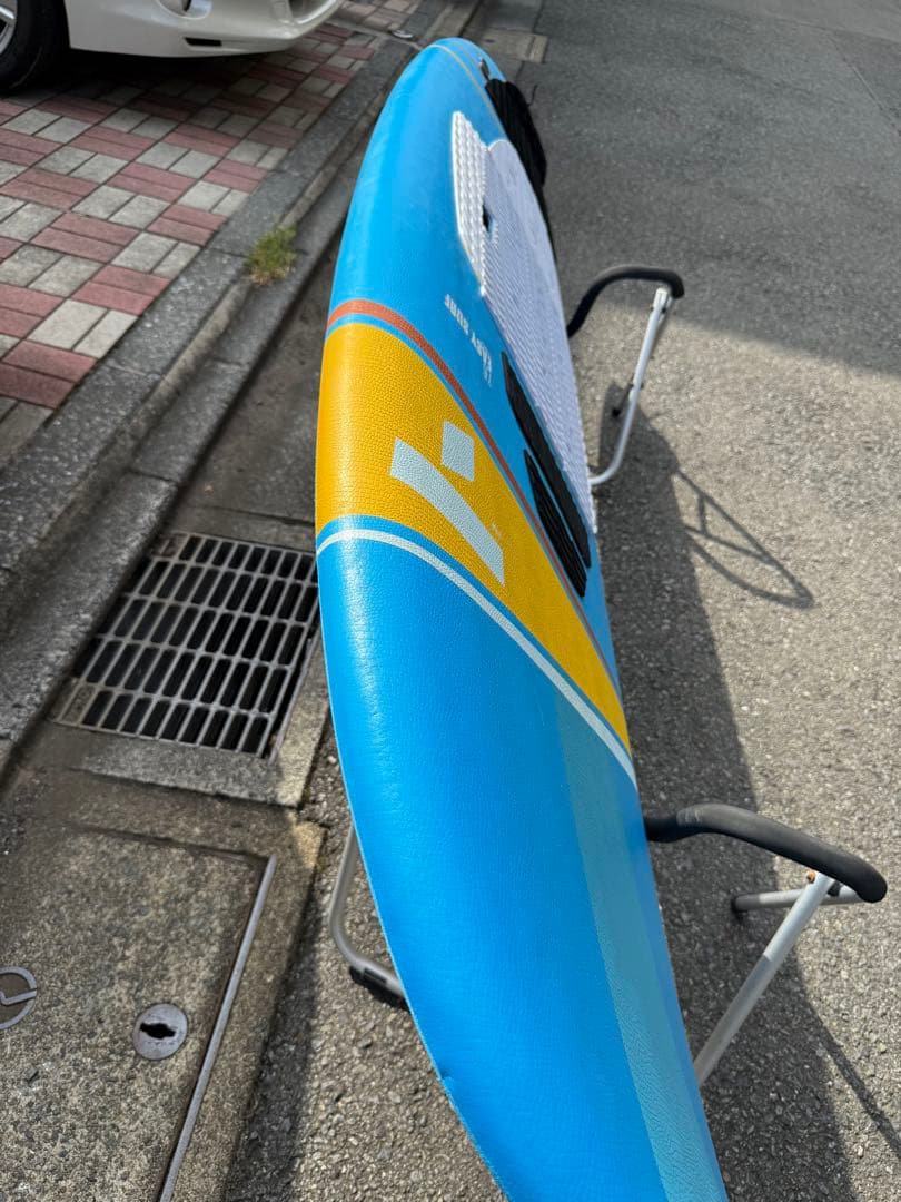 TAHE7’6″EASY SURFINGスタンド とアルメリック5フィン付き