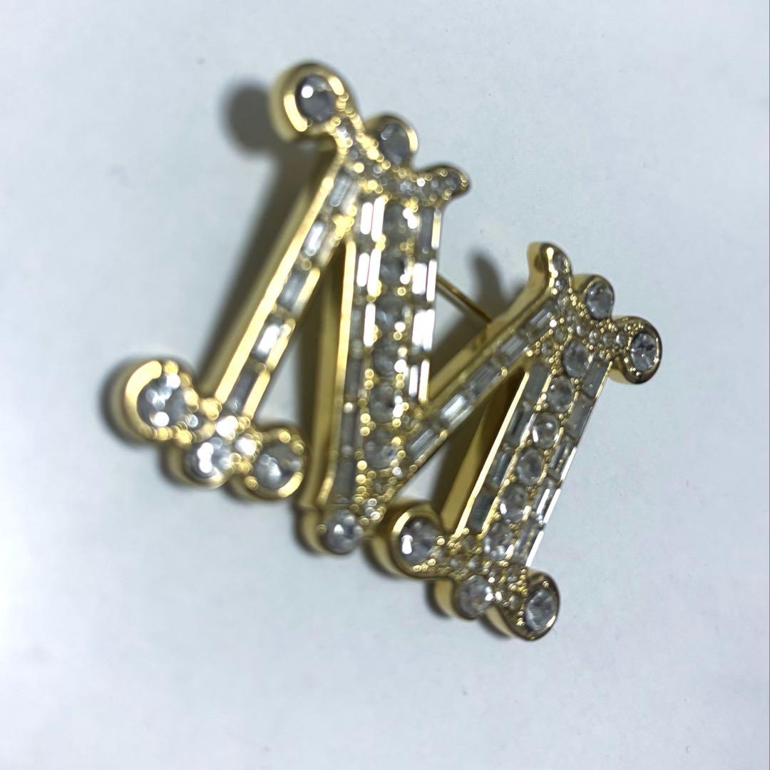 Max mara ブローチ