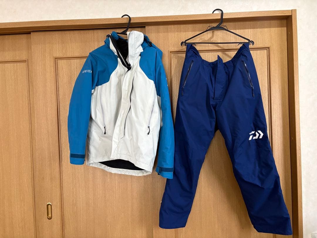 ★☆ダイワ　ゴアテックス プロダクト ウィンタースーツ DW-1807 Mサイズ